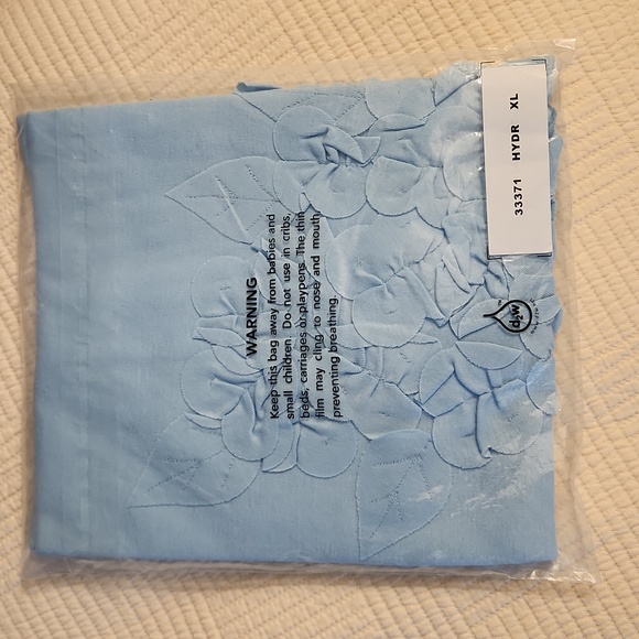 Garnet Hill applique tee pale blue XL - Picture 6 of 6